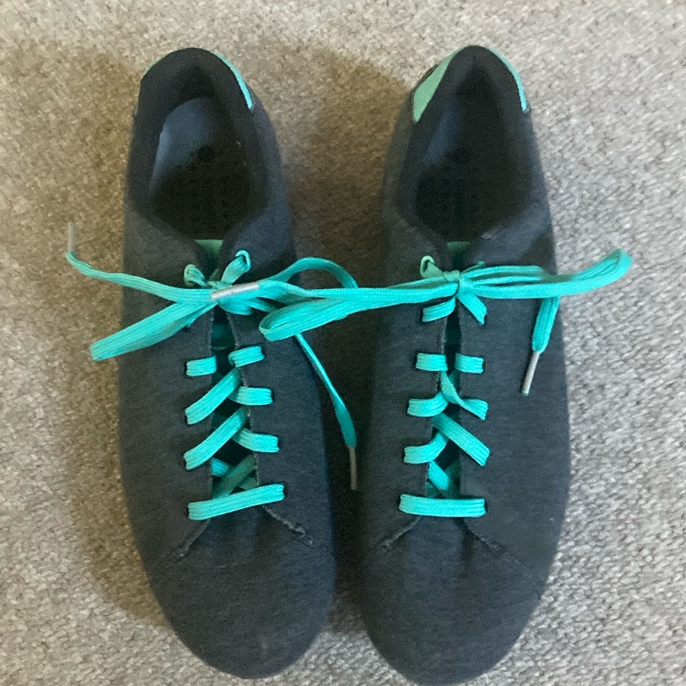 Shimano SH-RT400 Cycling Shoe + SPD Cleats
